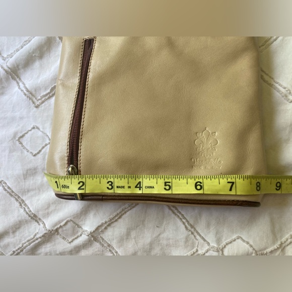 Vera Pelle Leather Asymmetrical Purse - Picture 12 of 12